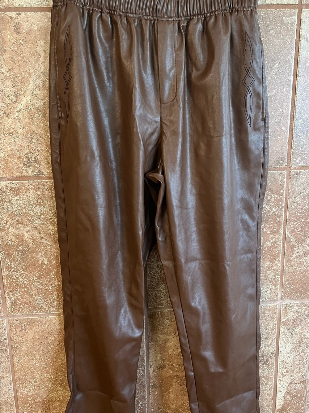 Ariat “Small Town” Faux Leather Pull-on Jogger Pants Western Stitching Size L